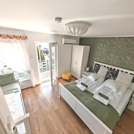 Prázdninový dům Evergreen Loft Apartmanhaz Hajdúnánás